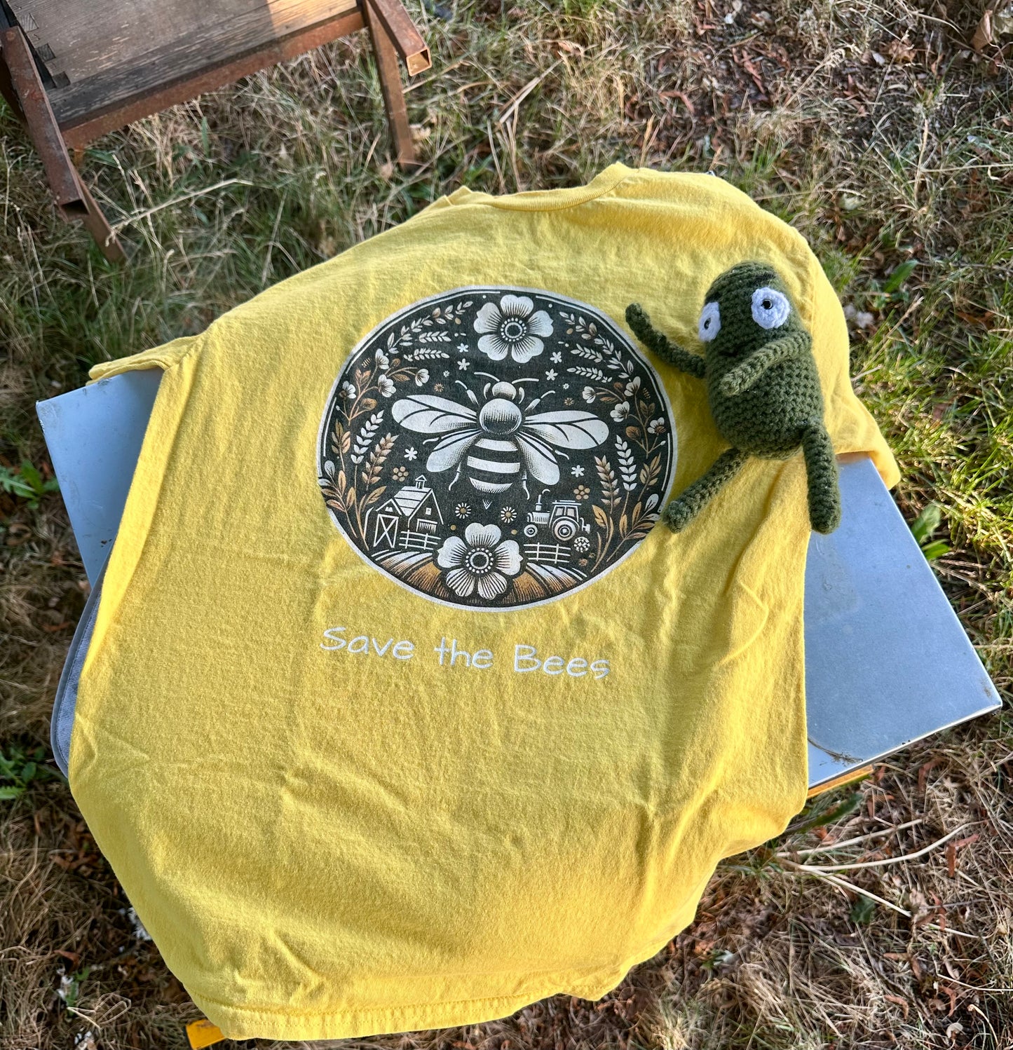 Vintage Bee Day Shirt – Country Junction Leftovers