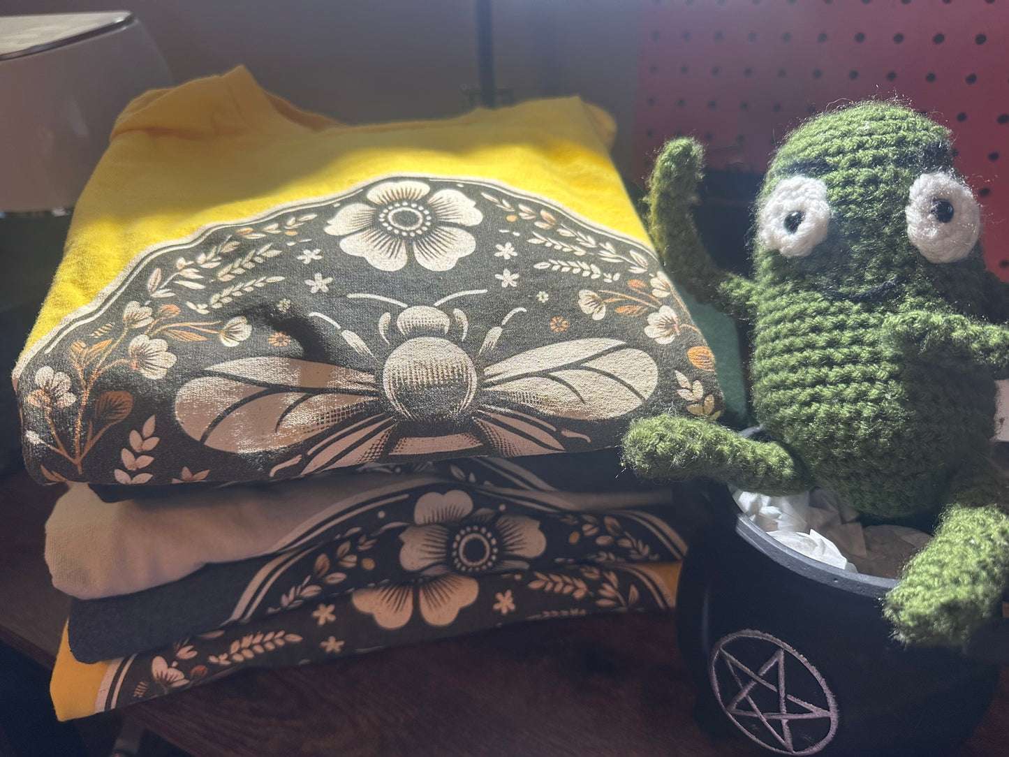 Vintage Bee Day Shirt – Country Junction Leftovers